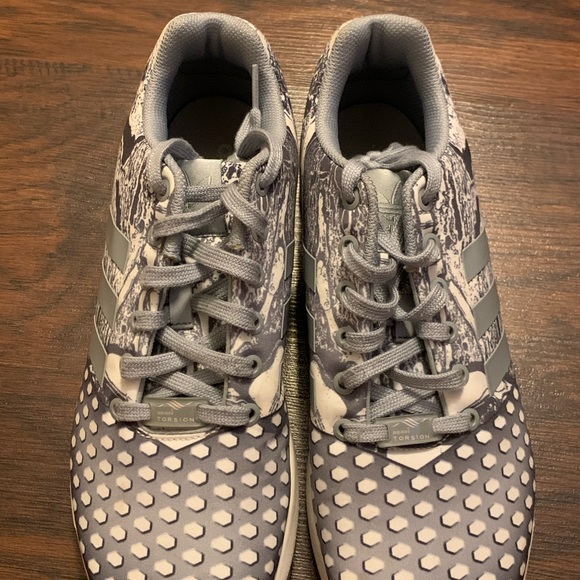 Adidas torsion flux sneakers- rare pattern - Picture 2 of 4